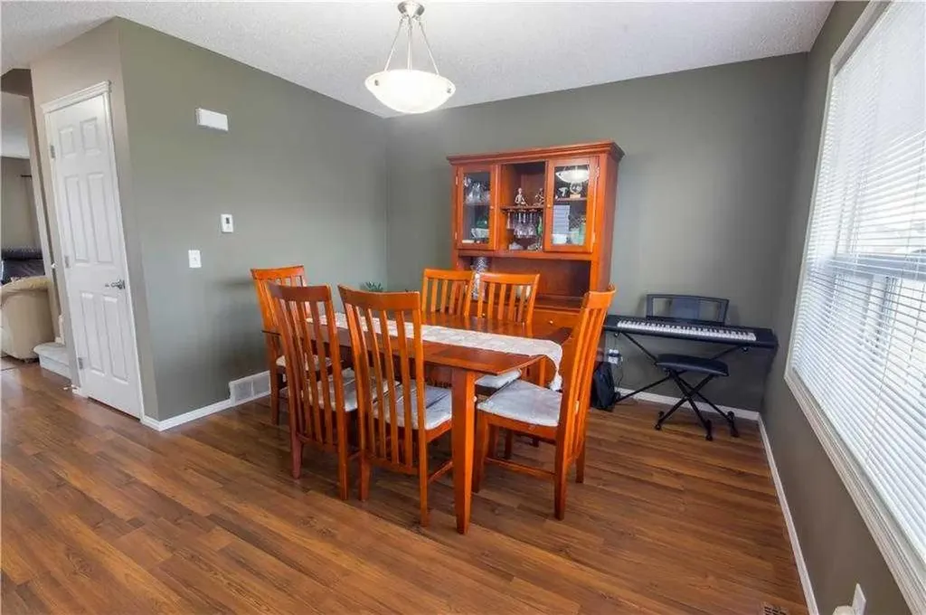 47 Taralea Gardens NE Calgary AB T3J 4W4