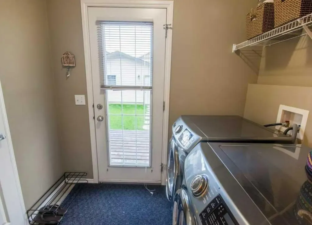 47 Taralea Gardens NE Calgary AB T3J 4W4