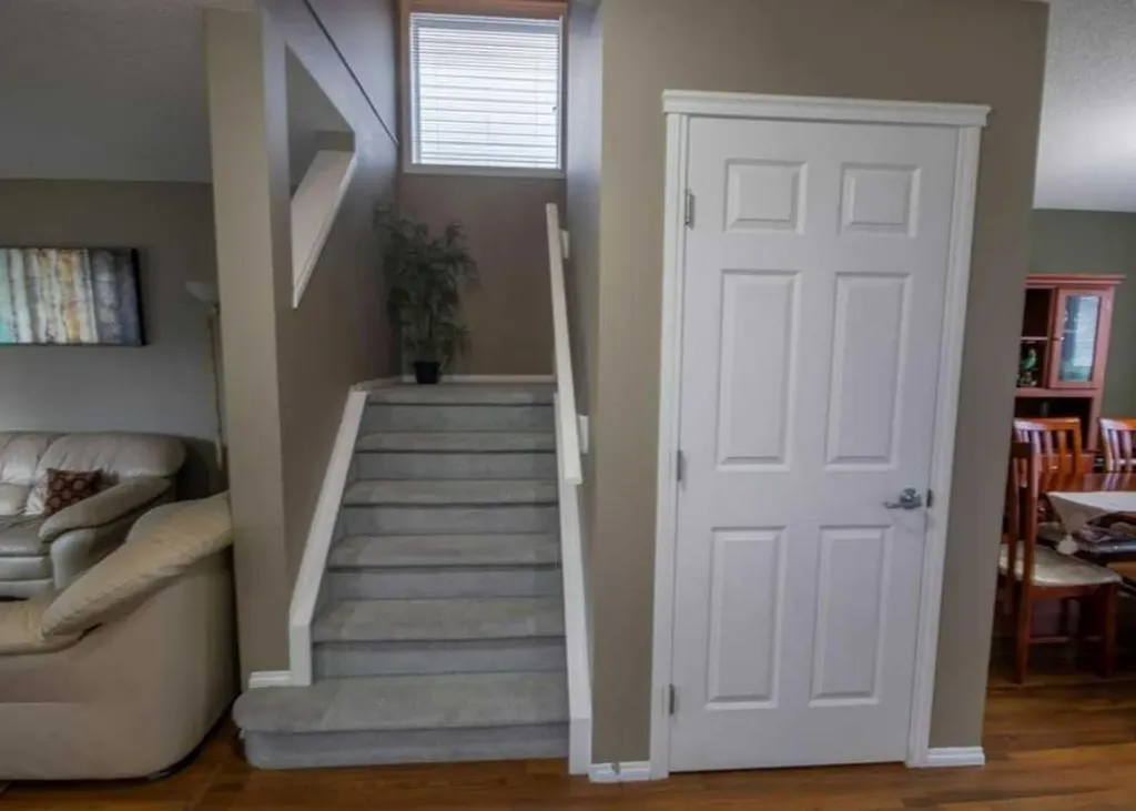 47 Taralea Gardens NE Calgary AB T3J 4W4