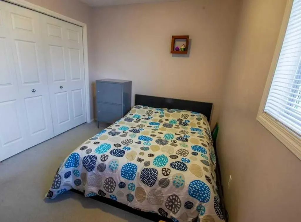 47 Taralea Gardens NE Calgary AB T3J 4W4