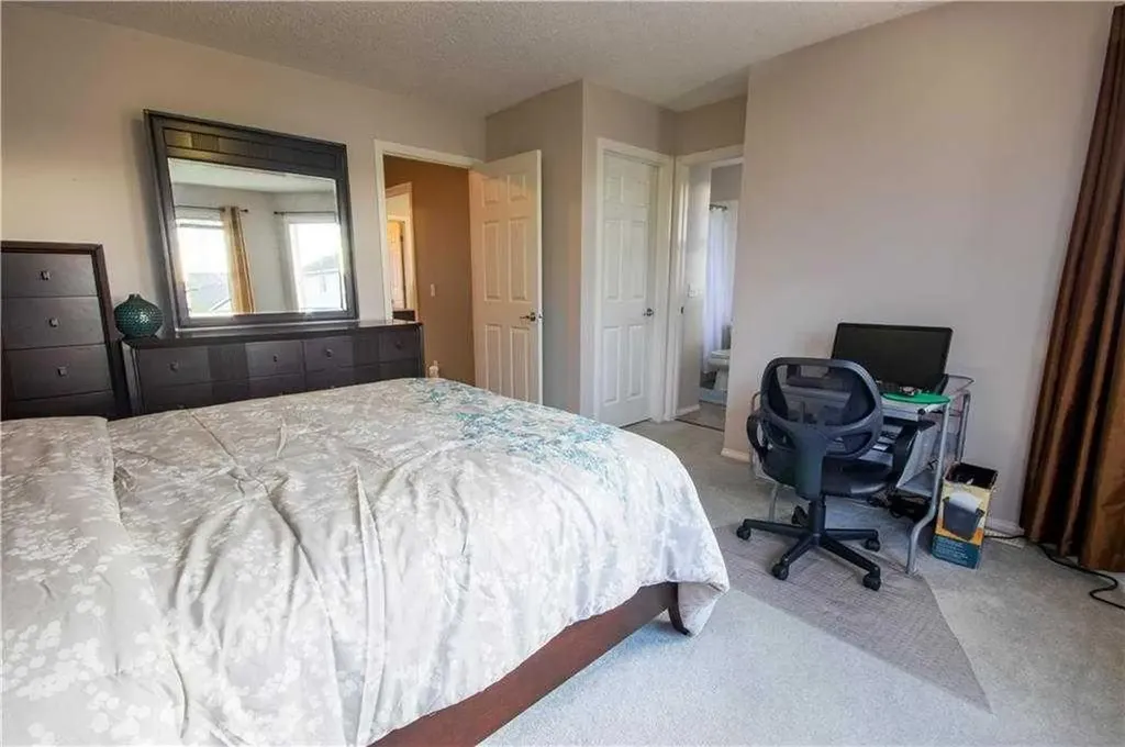 47 Taralea Gardens NE Calgary AB T3J 4W4