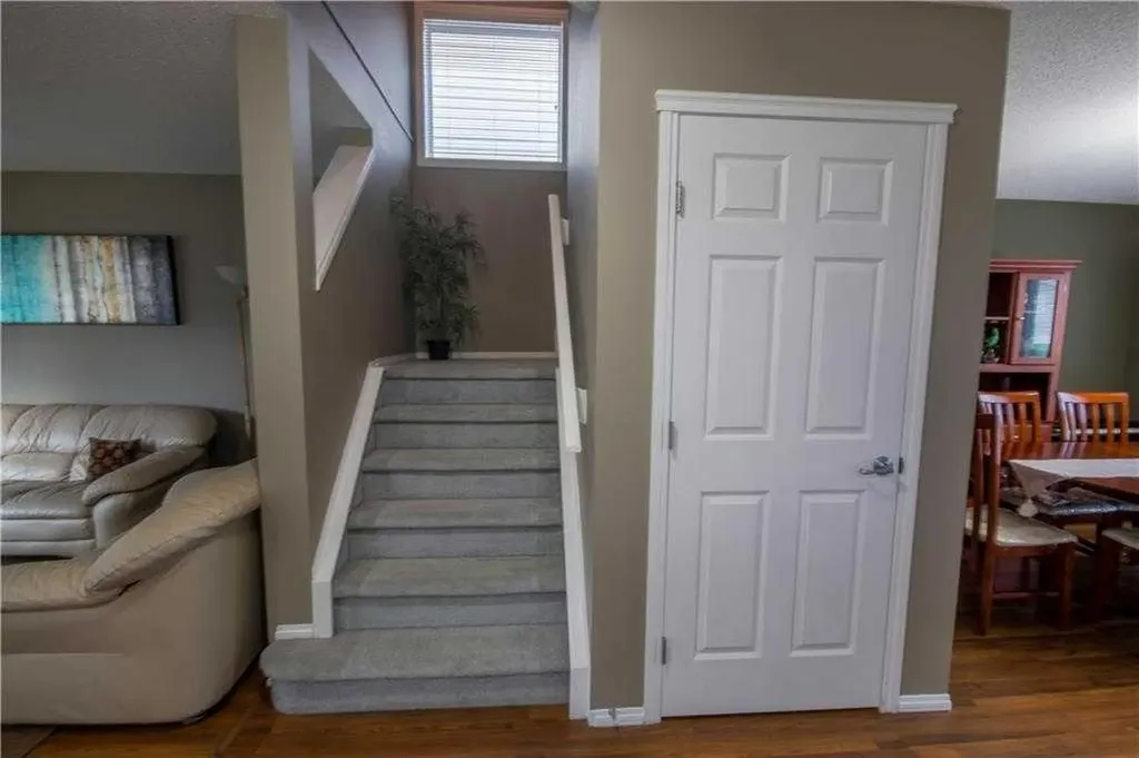 47 Taralea Gardens NE Calgary AB T3J 4W4