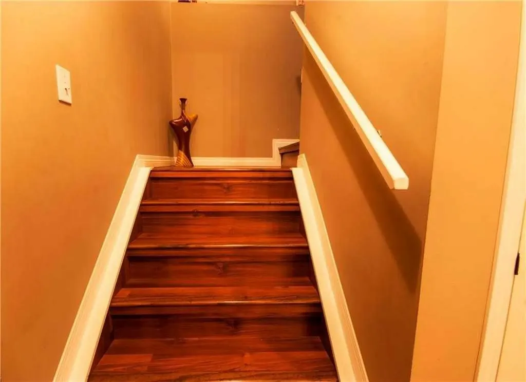47 Taralea Gardens NE Calgary AB T3J 4W4