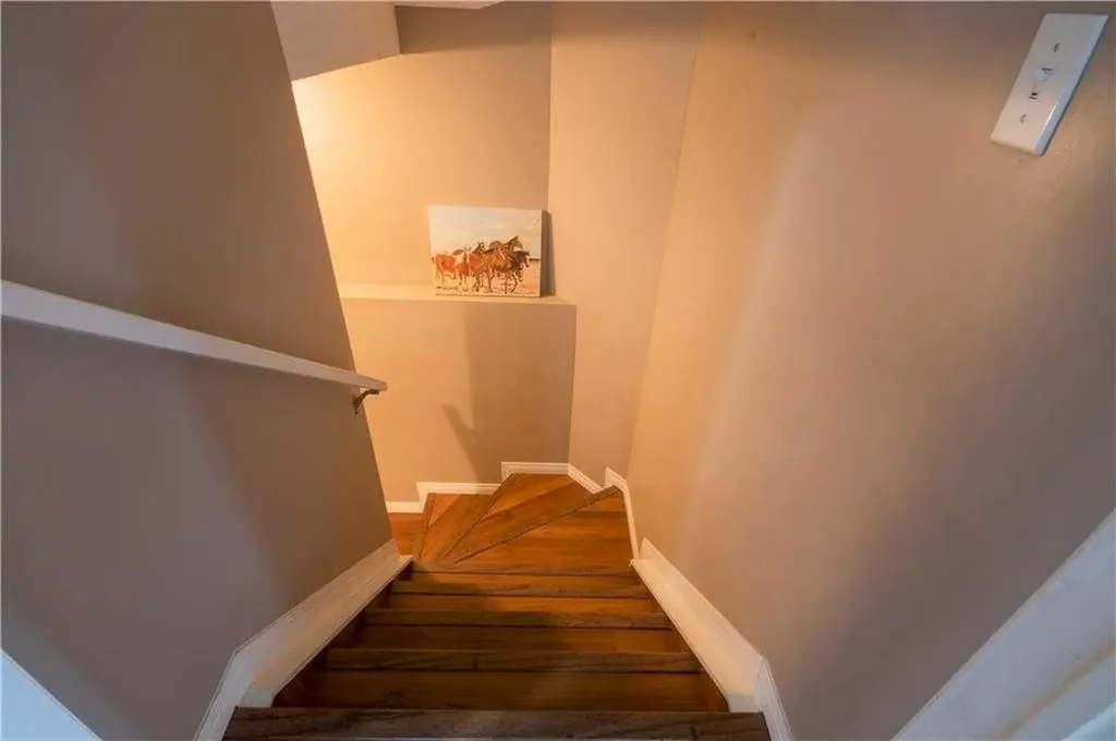 47 Taralea Gardens NE Calgary AB T3J 4W4