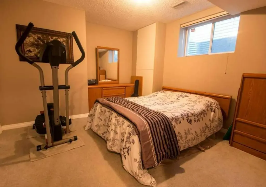 47 Taralea Gardens NE Calgary AB T3J 4W4