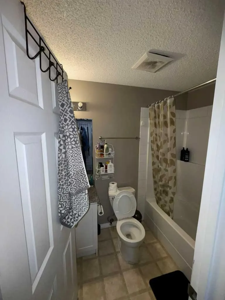 47 Taralea Gardens NE Calgary AB T3J 4W4