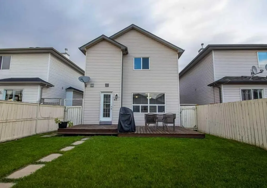 47 Taralea Gardens NE Calgary AB T3J 4W4