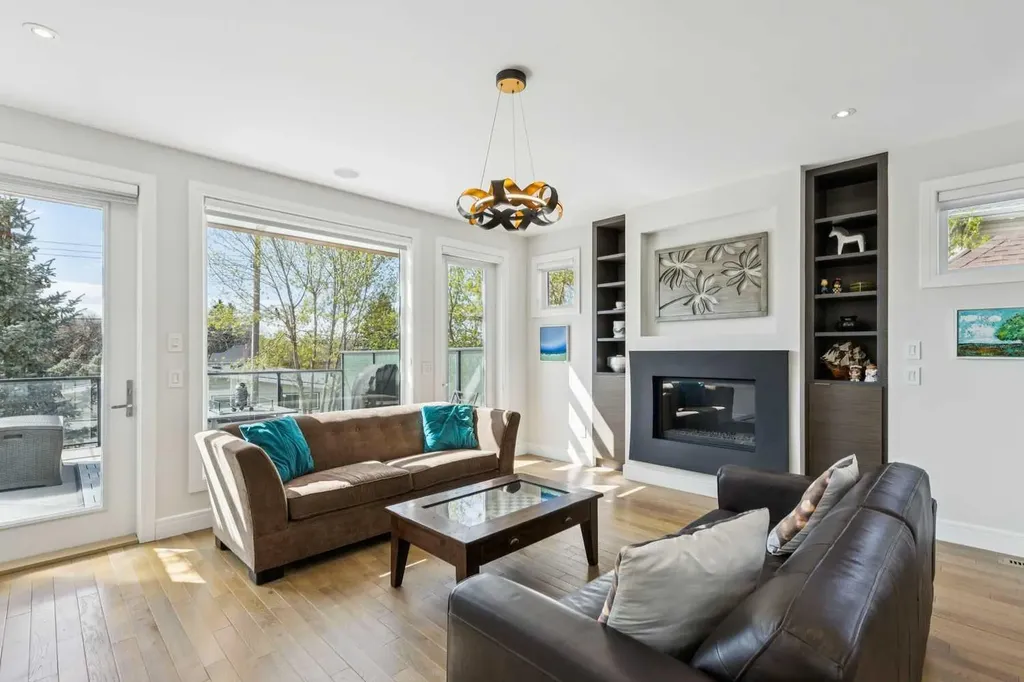 911 Drury Avenue NE Calgary AB T2E 0M3