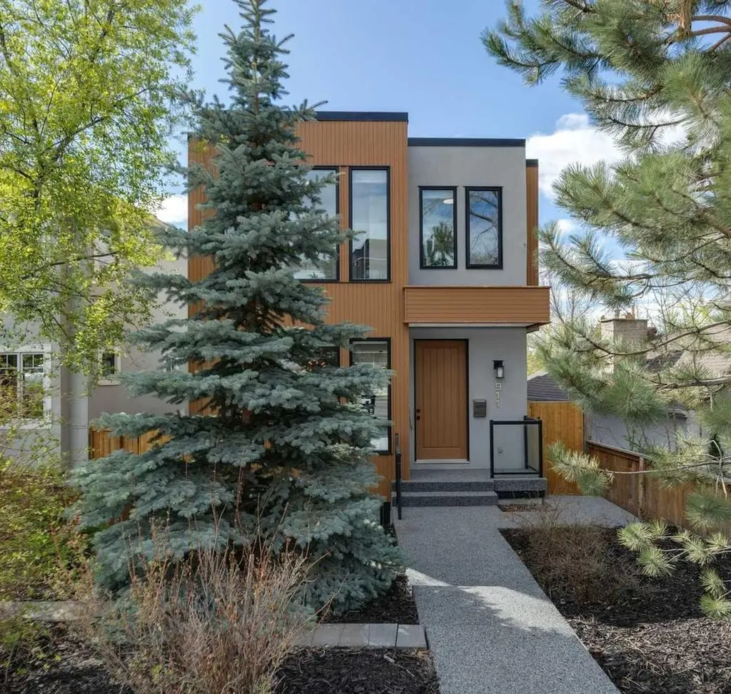 911 Drury Avenue NE Calgary AB T2E 0M3