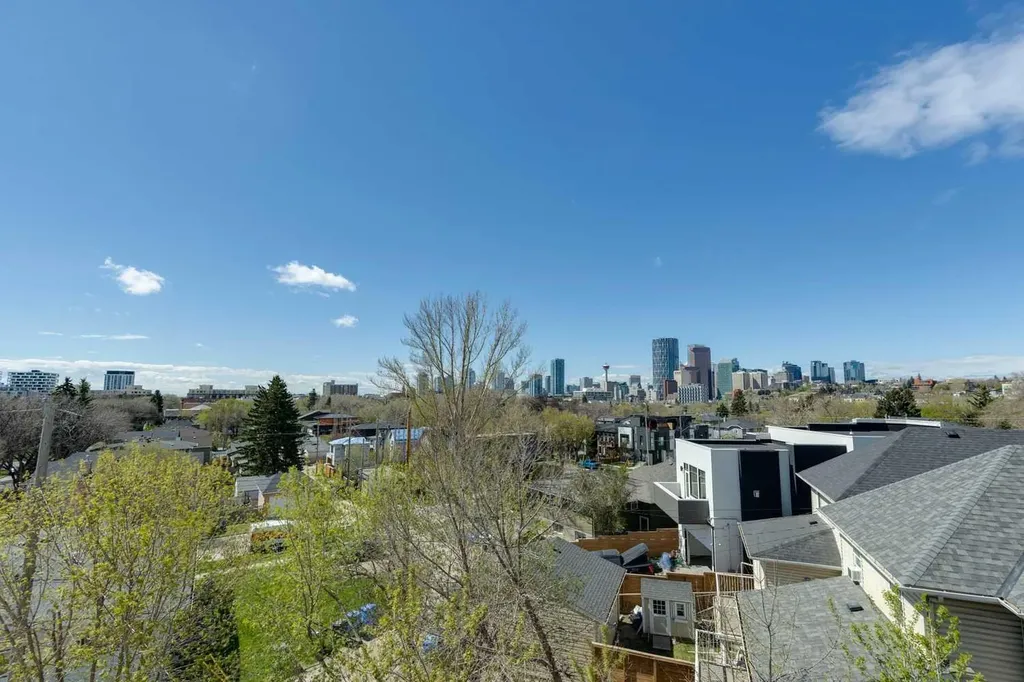 911 Drury Avenue NE Calgary AB T2E 0M3