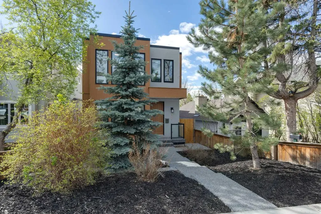 911 Drury Avenue NE Calgary AB T2E 0M3