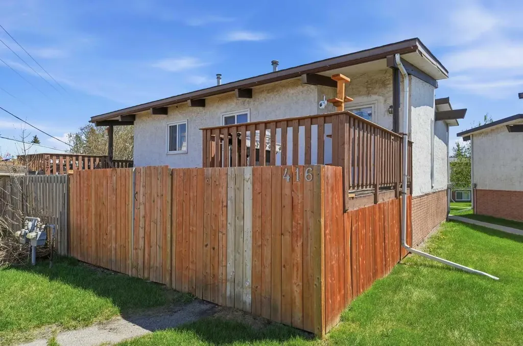 416 Pinemont Gate NE Calgary AB T1Y 2R6
