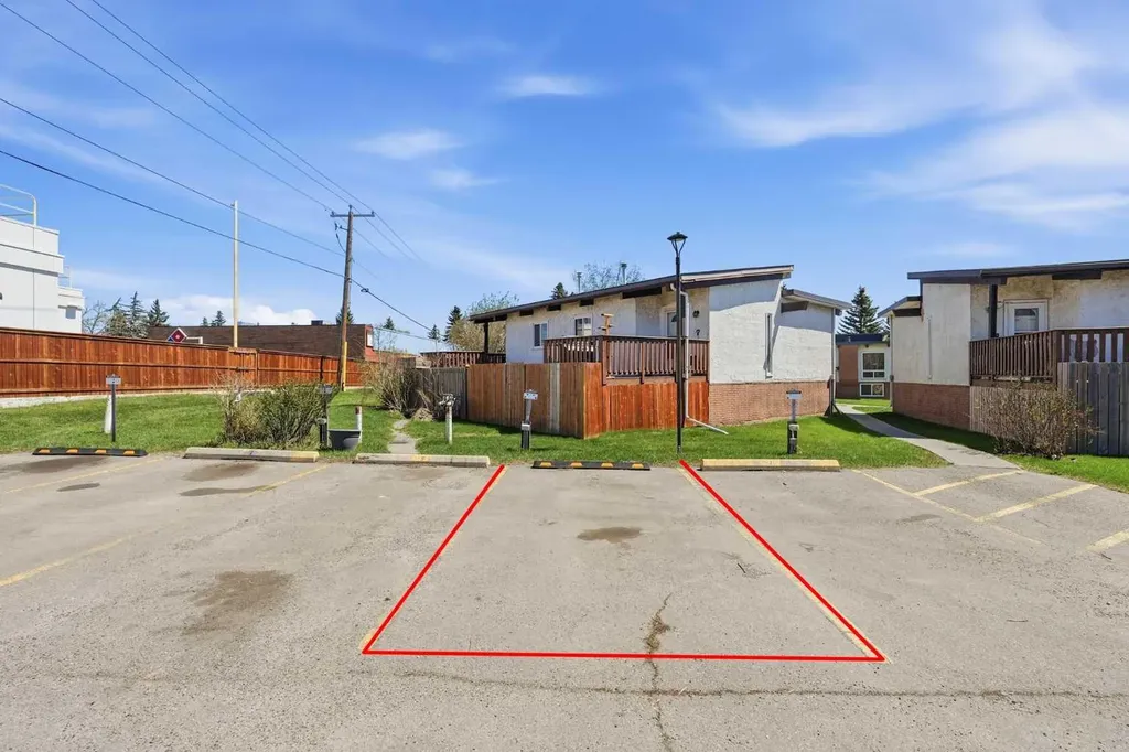 416 Pinemont Gate NE Calgary AB T1Y 2R6
