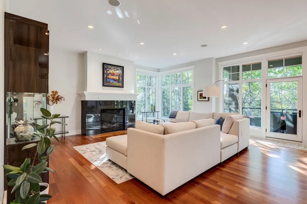 124 Posthill Drive SW Calgary AB T3H 0J1