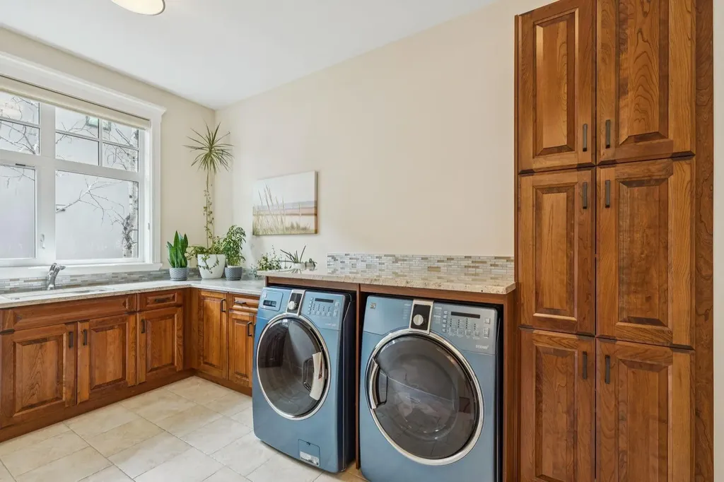 124 Posthill Drive SW Calgary AB T3H 0J1
