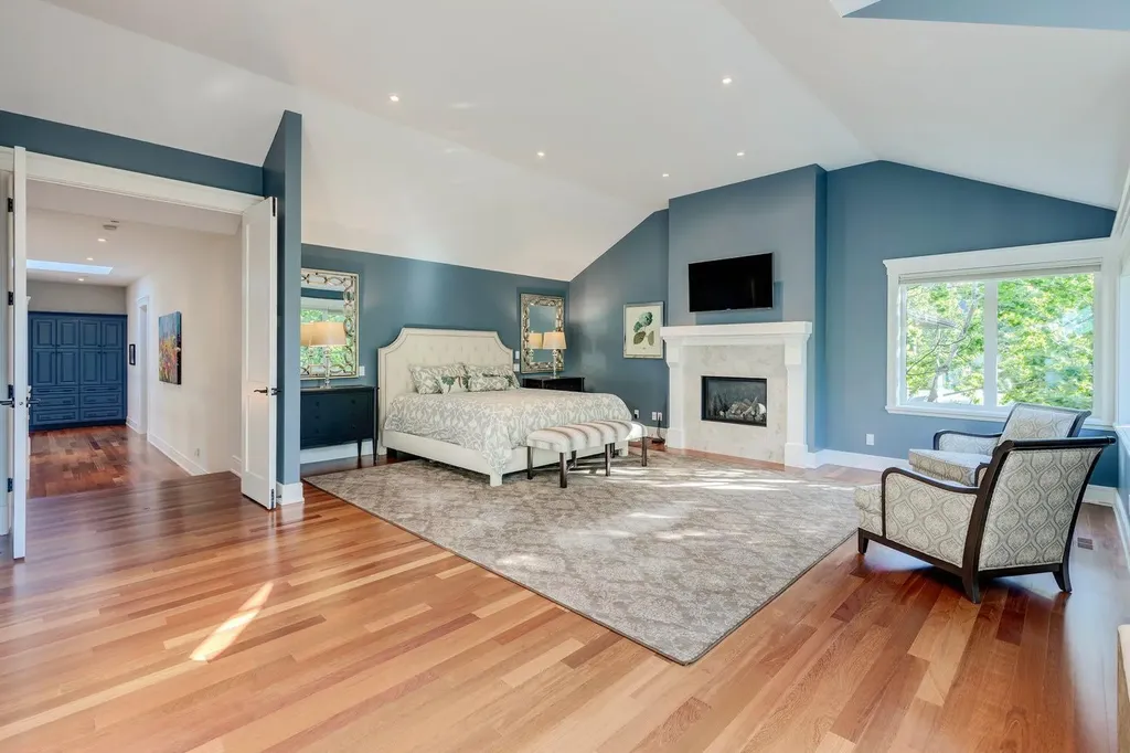 124 Posthill Drive SW Calgary AB T3H 0J1