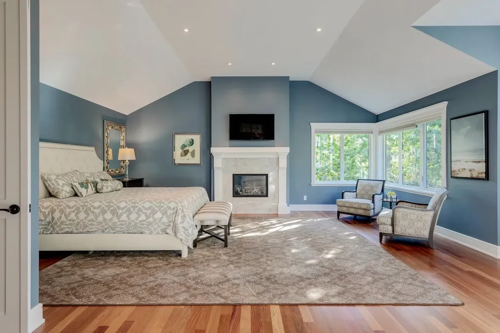 124 Posthill Drive SW Calgary AB T3H 0J1