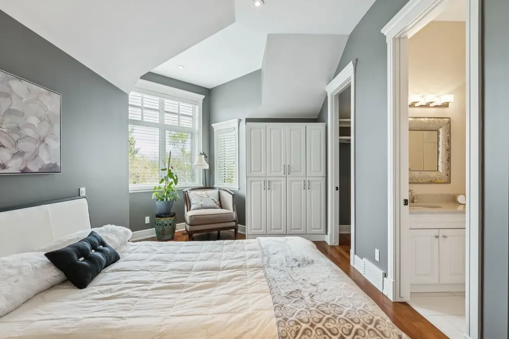 124 Posthill Drive SW Calgary AB T3H 0J1