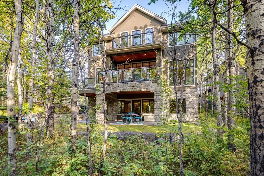 124 Posthill Drive SW Calgary AB T3H 0J1