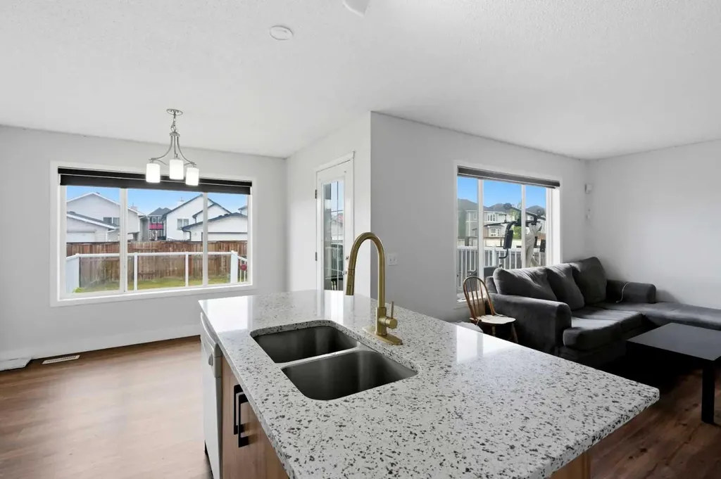6 Taralea Place NE Calgary AB T3J 4W6