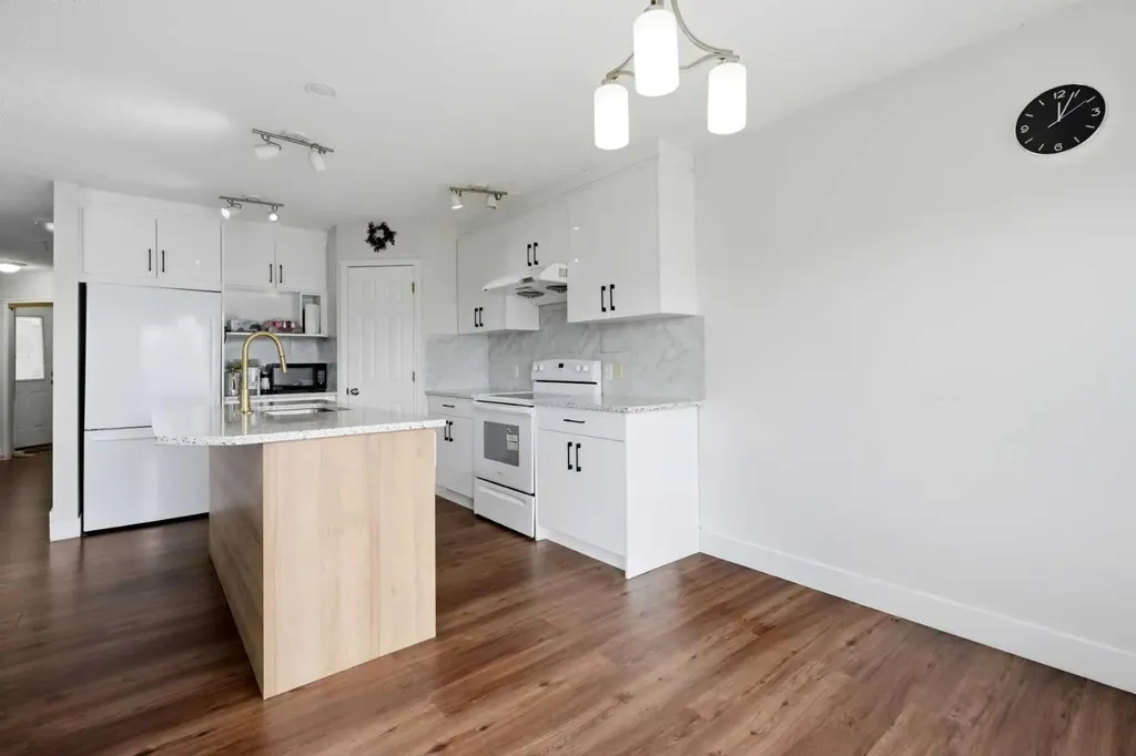 6 Taralea Place NE Calgary AB T3J 4W6