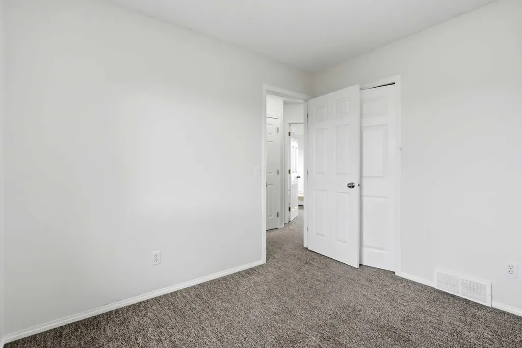 6 Taralea Place NE Calgary AB T3J 4W6