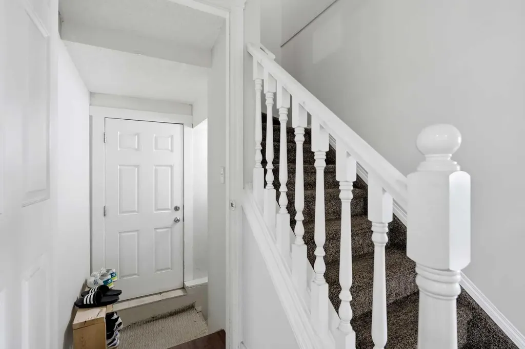 6 Taralea Place NE Calgary AB T3J 4W6