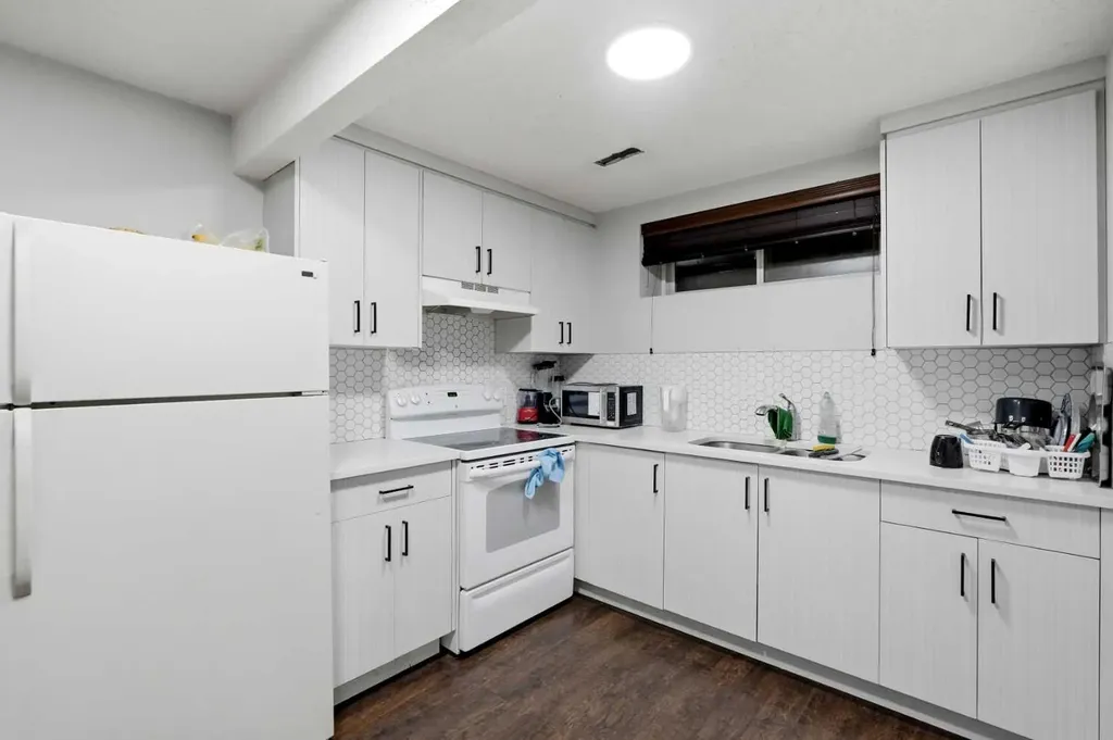 6 Taralea Place NE Calgary AB T3J 4W6