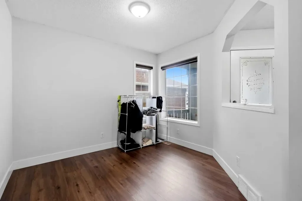 6 Taralea Place NE Calgary AB T3J 4W6