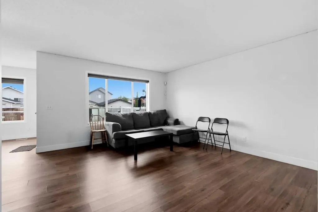 6 Taralea Place NE Calgary AB T3J 4W6