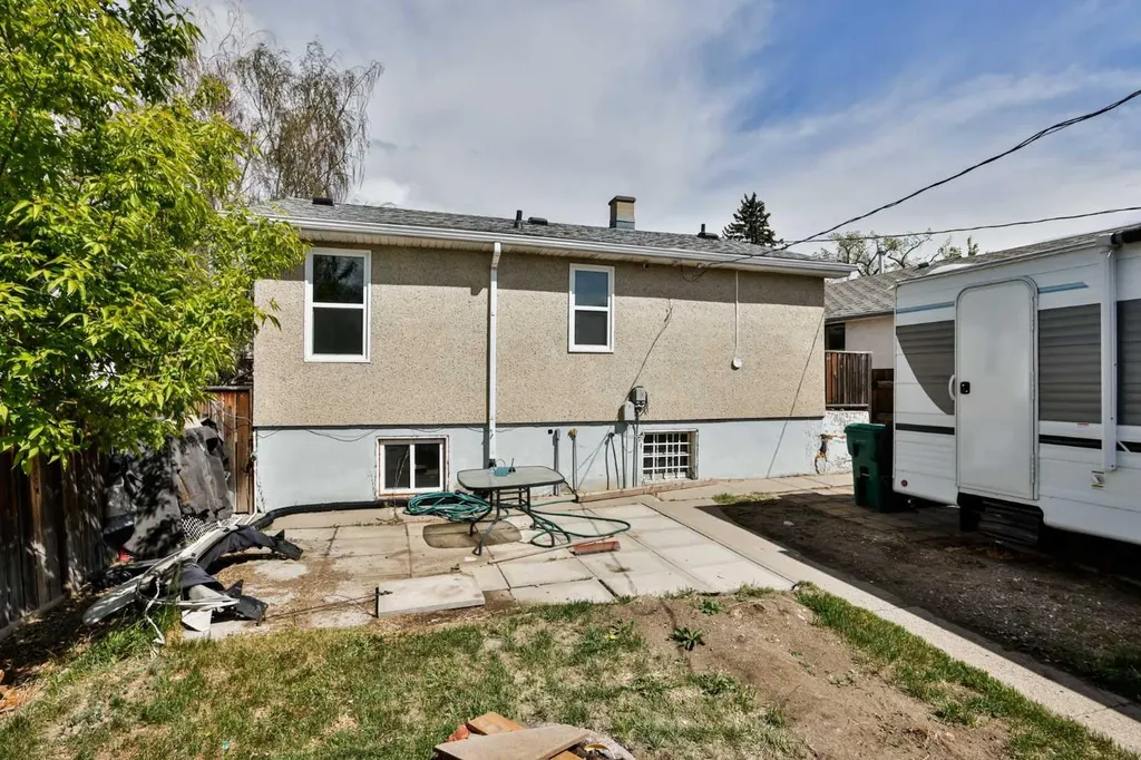 120 16 Street N Lethbridge AB T1H 2Z5