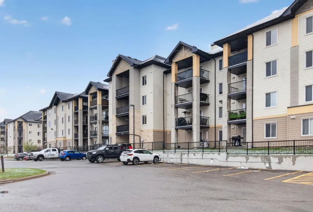 304 Mackenzie Way SW Airdrie AB T4B3H7