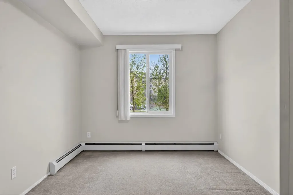 304 Mackenzie Way SW Airdrie AB T4B3H7