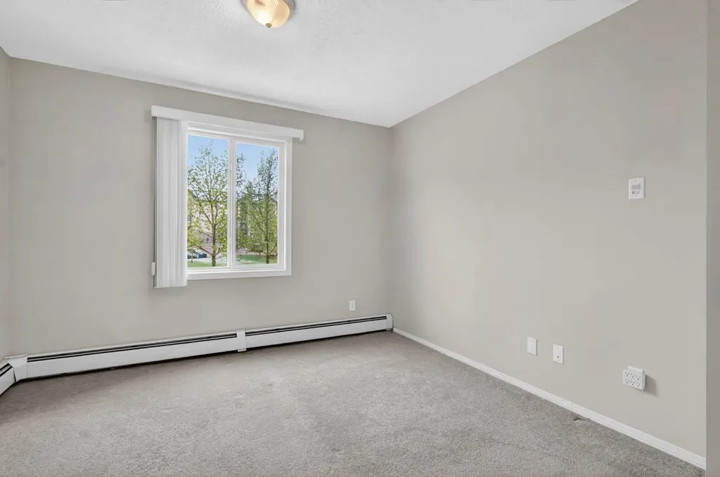 304 Mackenzie Way SW Airdrie AB T4B3H7