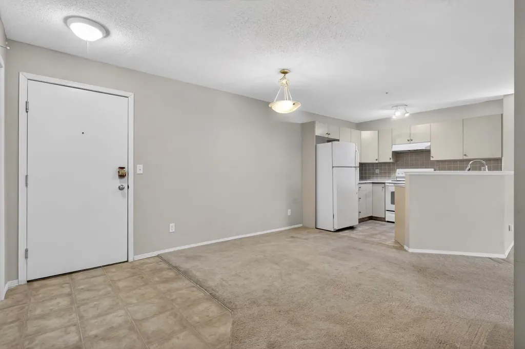 304 Mackenzie Way SW Airdrie AB T4B3H7