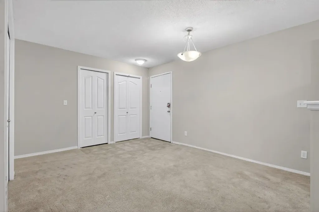 304 Mackenzie Way SW Airdrie AB T4B3H7