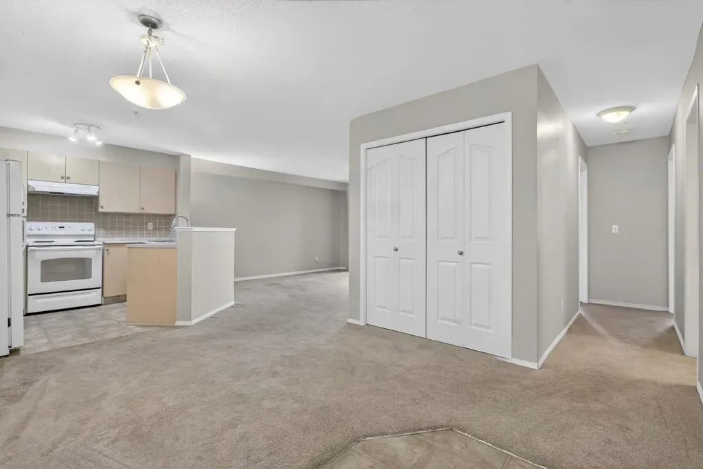 304 Mackenzie Way SW Airdrie AB T4B3H7
