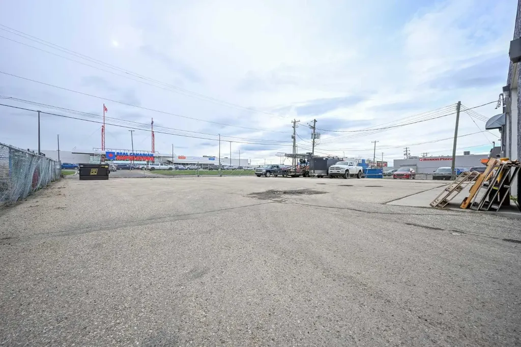 12221 100 Street Grande Prairie AB T8W 4H1