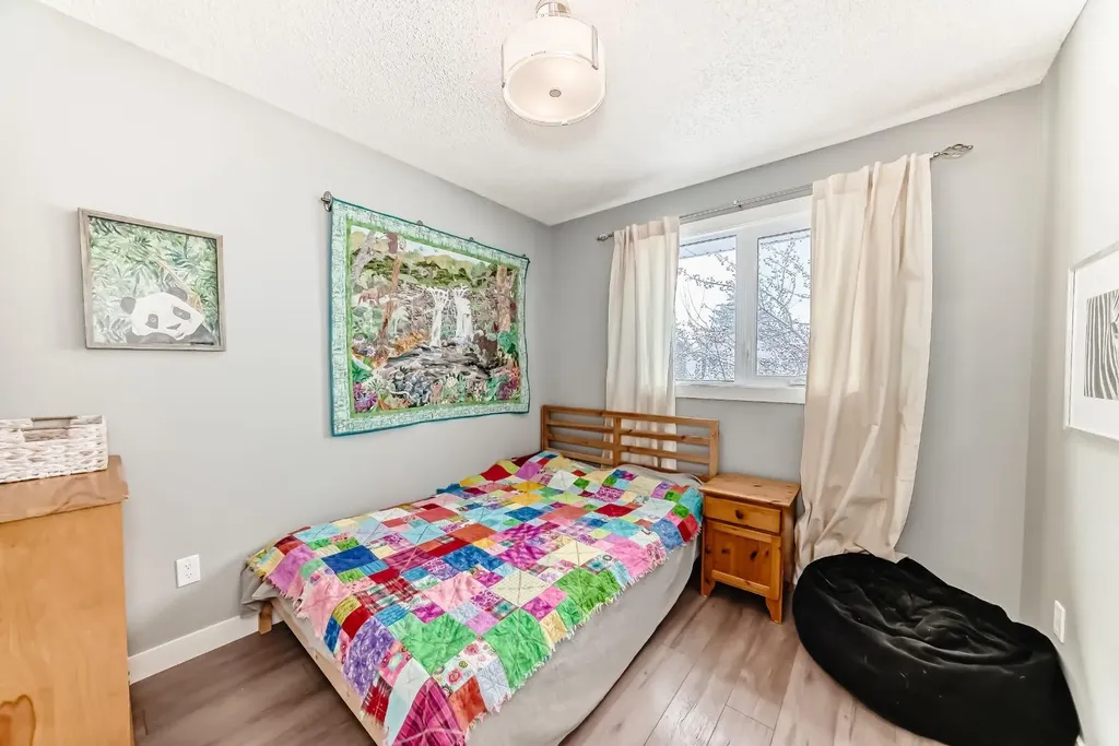 6739 Coach Hill Road SW Calgary AB T3H 1V7
