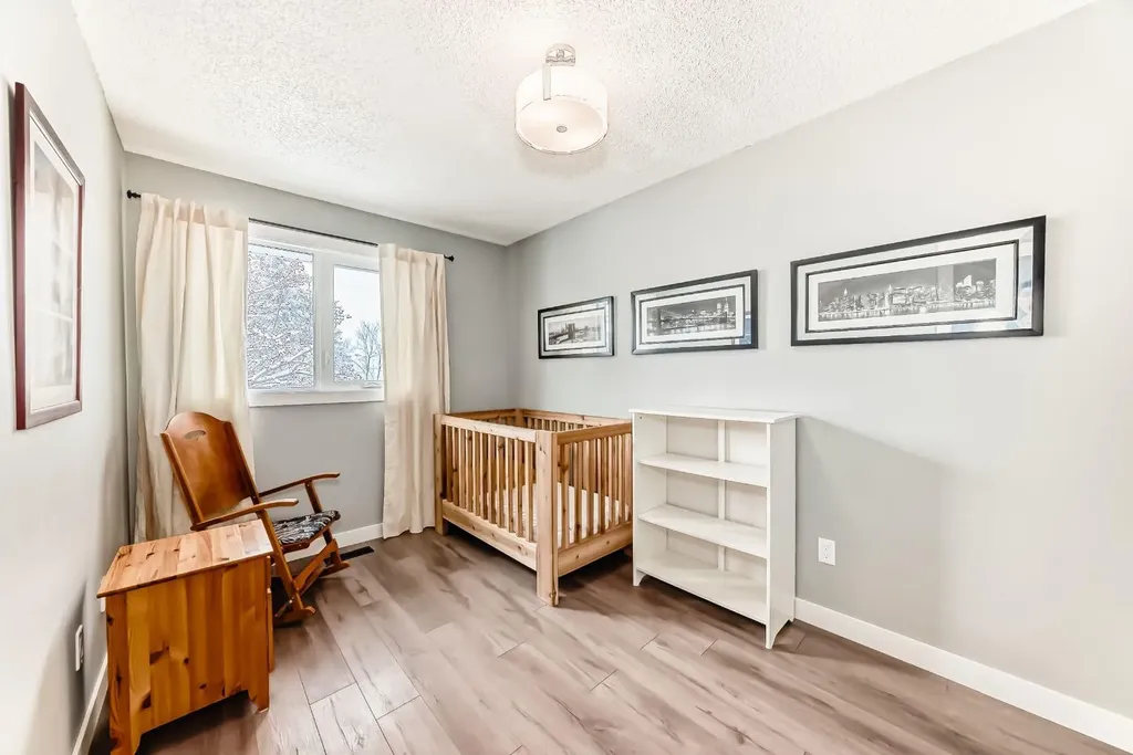 6739 Coach Hill Road SW Calgary AB T3H 1V7