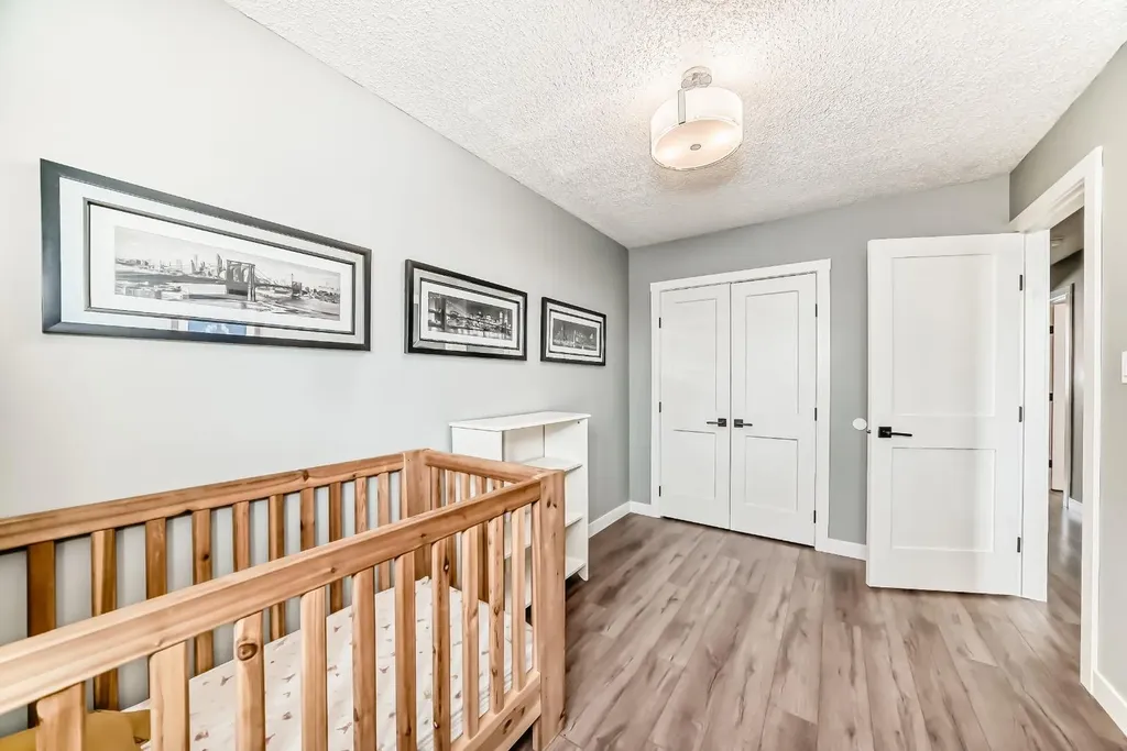 6739 Coach Hill Road SW Calgary AB T3H 1V7