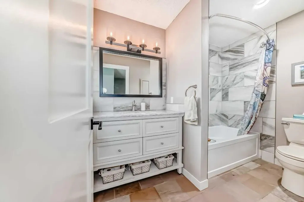 6739 Coach Hill Road SW Calgary AB T3H 1V7