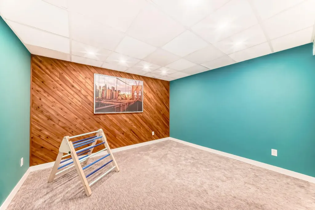 6739 Coach Hill Road SW Calgary AB T3H 1V7