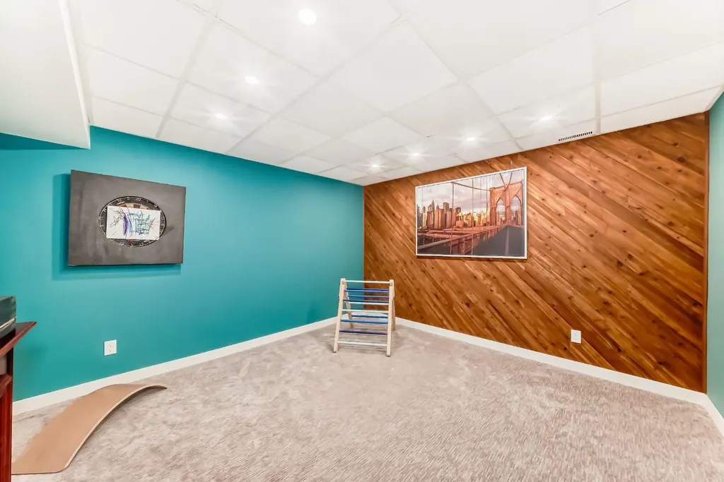 6739 Coach Hill Road SW Calgary AB T3H 1V7