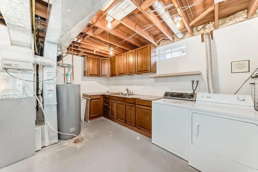 6739 Coach Hill Road SW Calgary AB T3H 1V7