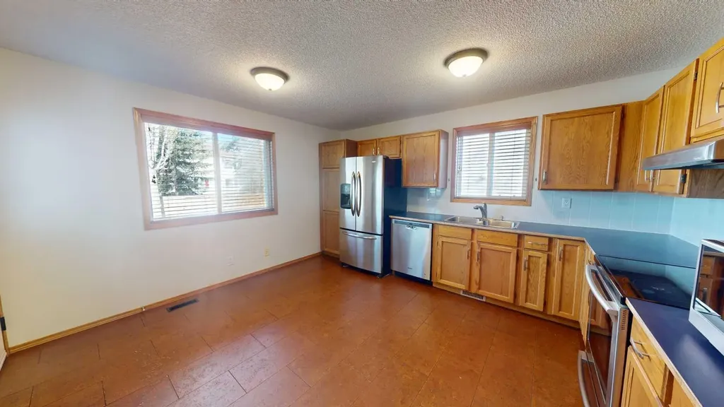 60 Sunmeadows Court SE Calgary AB T2X 3H5