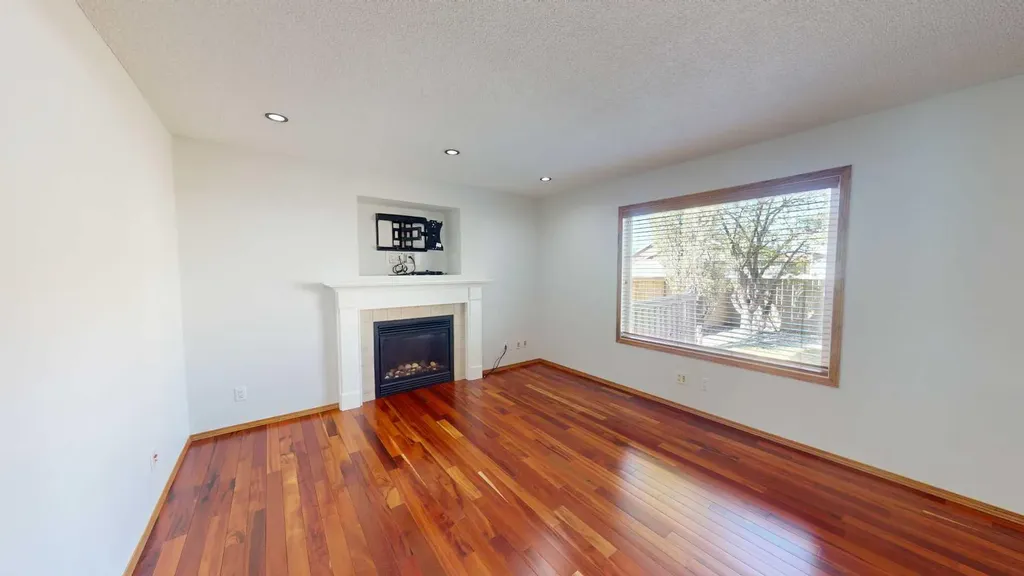 60 Sunmeadows Court SE Calgary AB T2X 3H5
