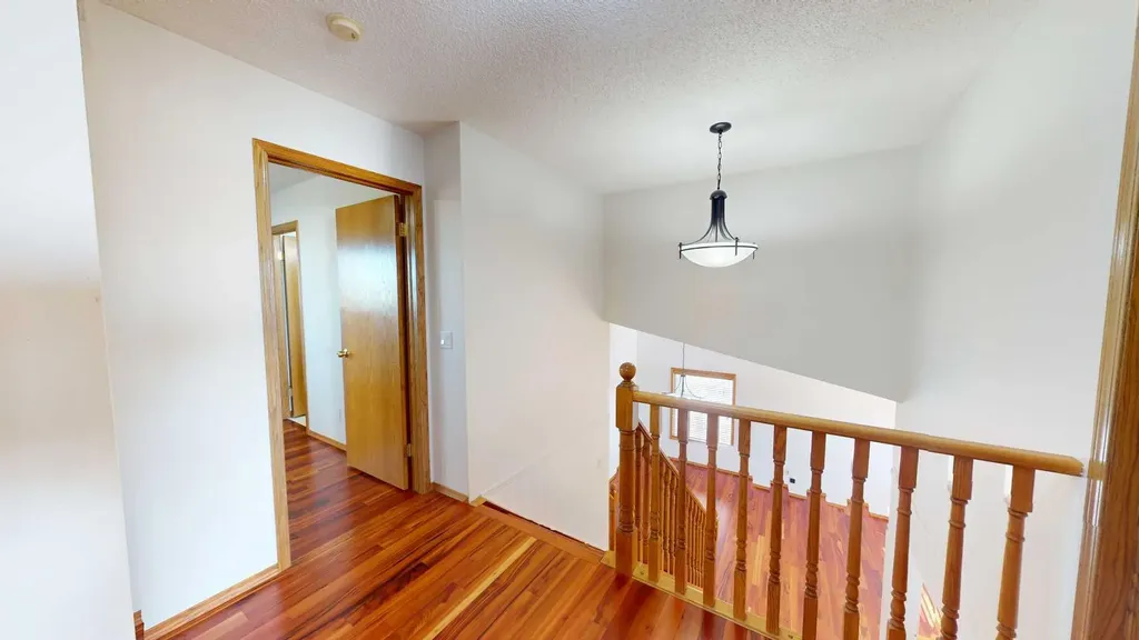 60 Sunmeadows Court SE Calgary AB T2X 3H5