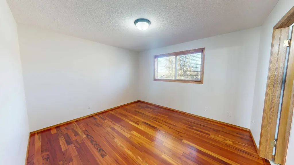 60 Sunmeadows Court SE Calgary AB T2X 3H5
