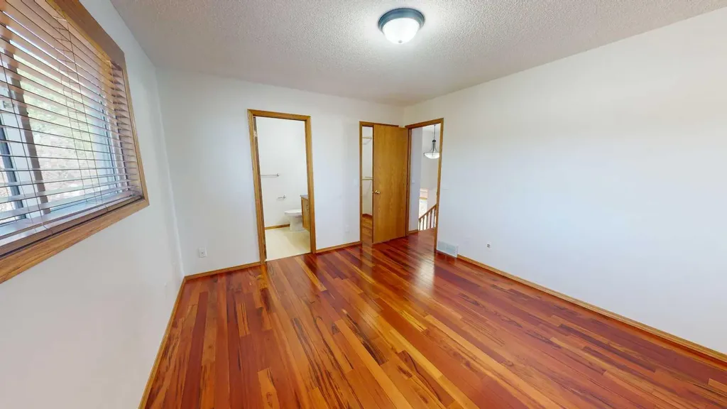 60 Sunmeadows Court SE Calgary AB T2X 3H5